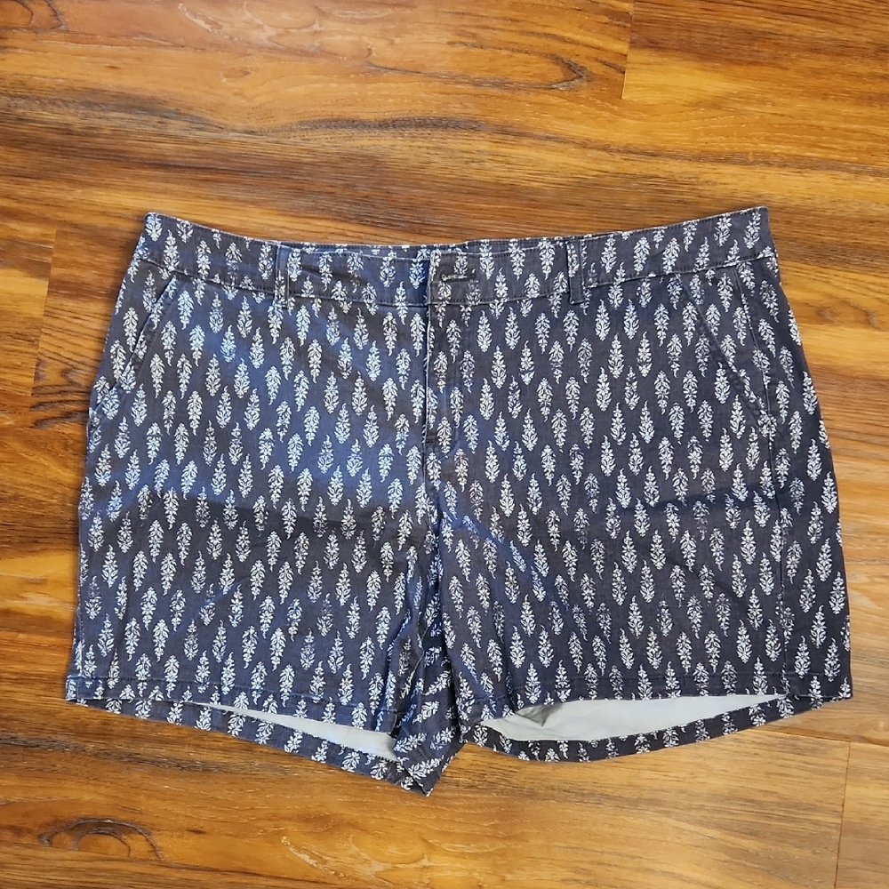 Navy Blue Patterned Women Shorts, 20W